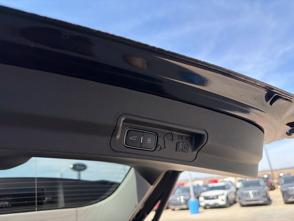 New 2026 Ford Explorer Active AWD/4WD image 22