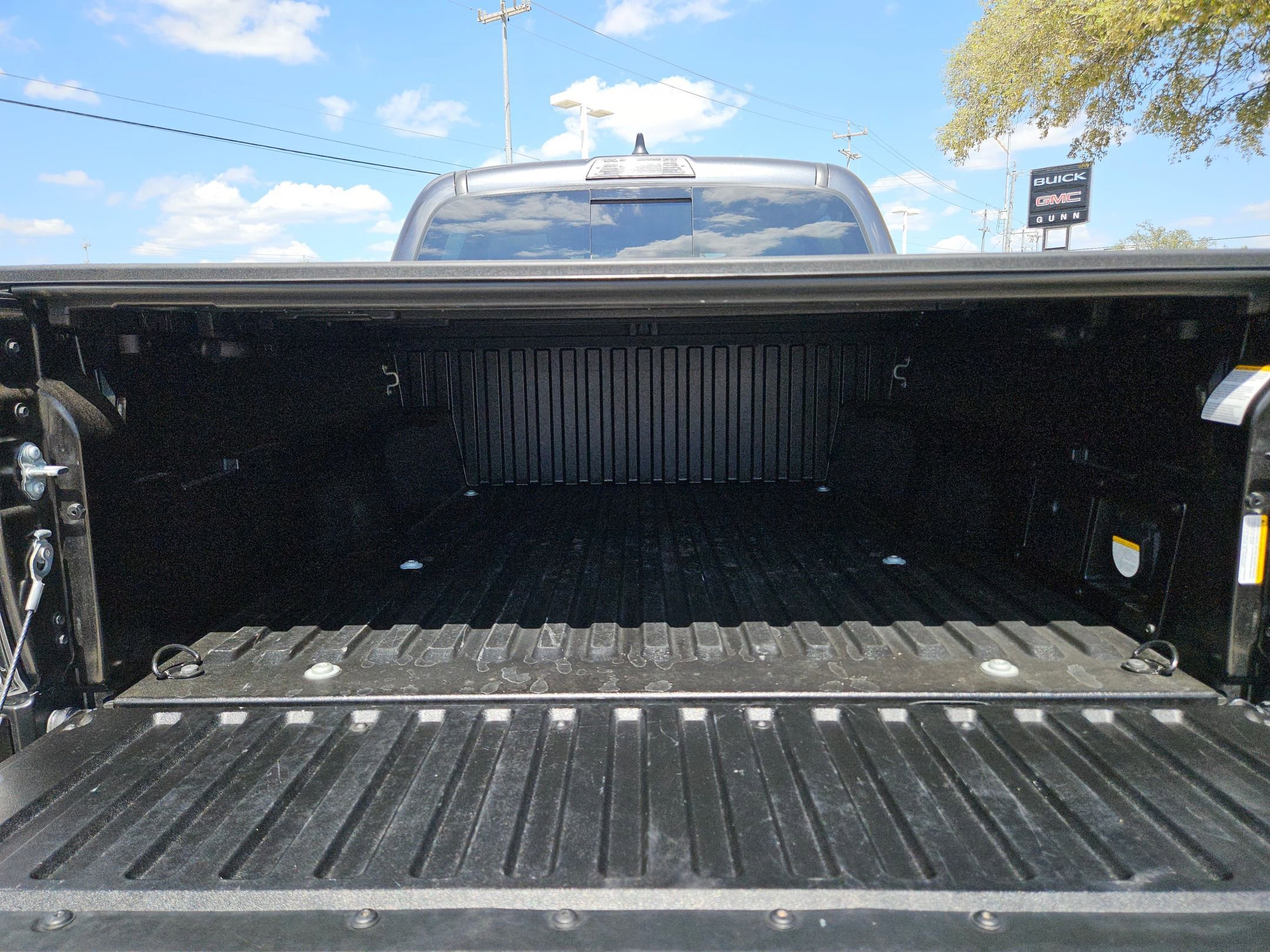 Used 2022 Toyota Tacoma Limited image 24