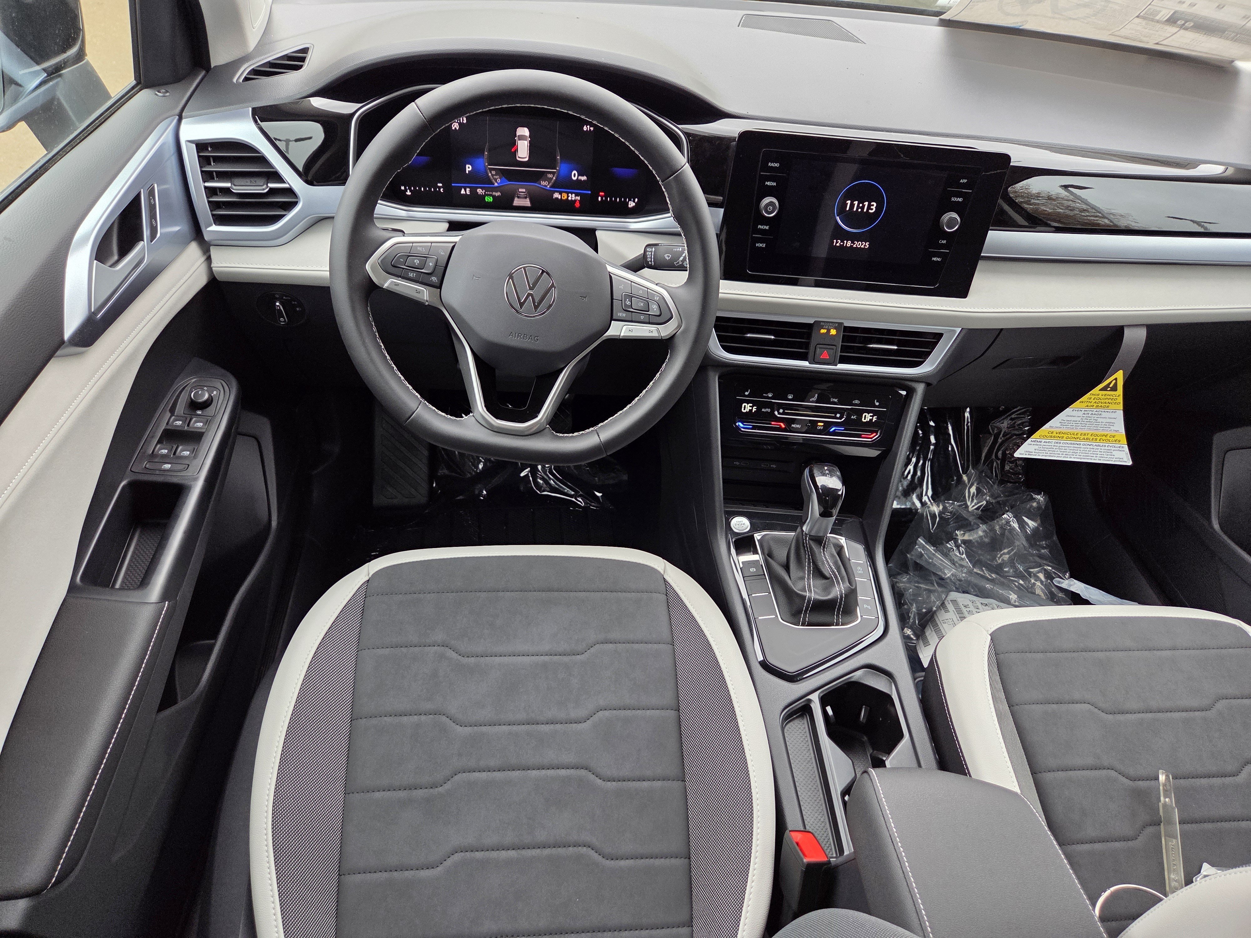 New 2026 Volkswagen Taos SE FWD image 6
