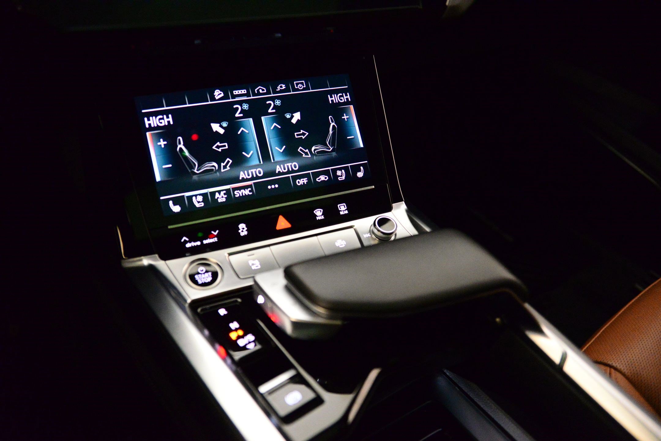Certified 2023 Audi e-tron Premium Plus w/ Premium Plus Package AWD/4WD image 30