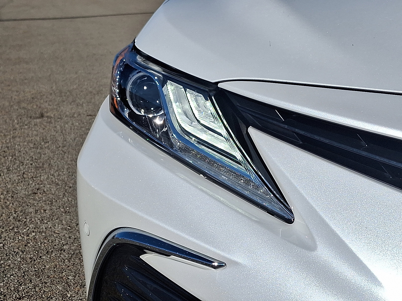 Certified 2021 Toyota Camry XLE w/ Navigation Upgrade Package image 9