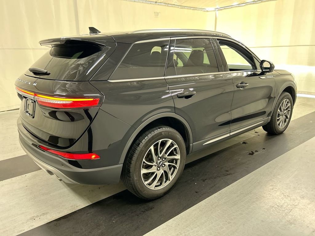 Used 2022 Lincoln Corsair AWD w/ Equipment Group 101A image 2