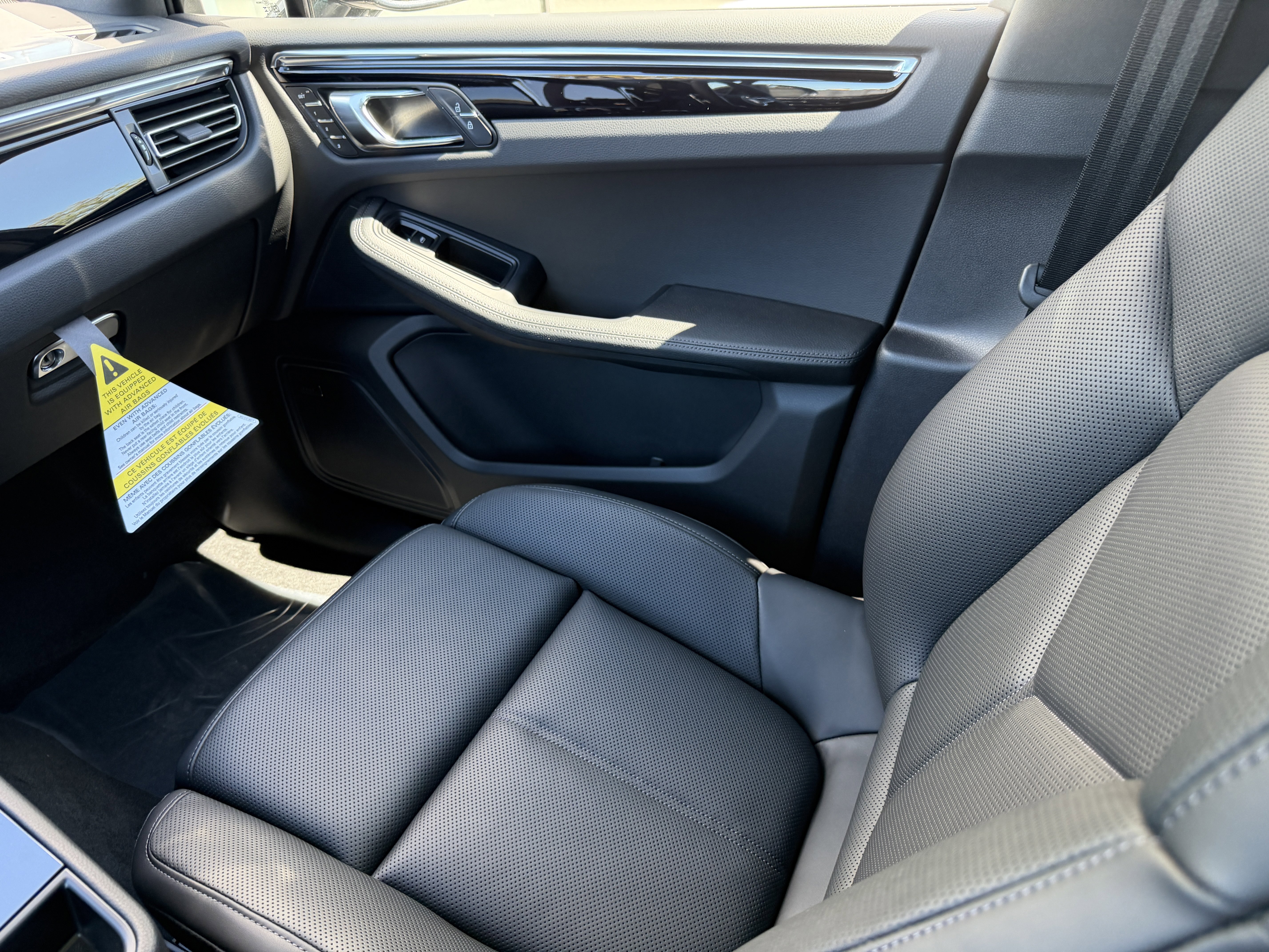 New 2026 Porsche Macan AWD/4WD image 20