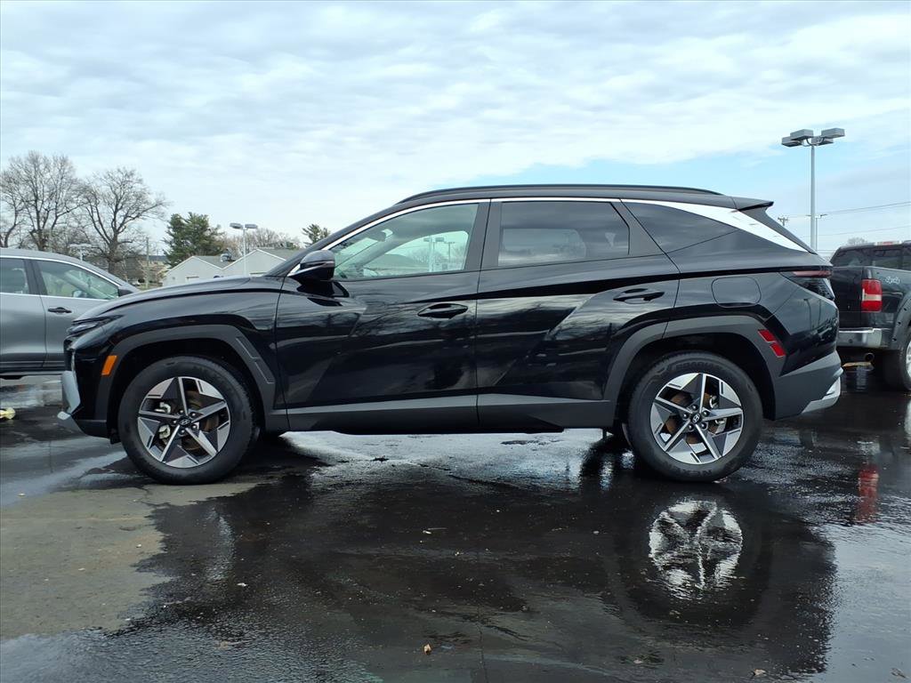 Certified 2025 Hyundai Tucson SEL AWD/4WD image 2