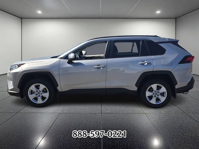Used 2020 Toyota RAV4 XLE w/ Convenience Package image 2
