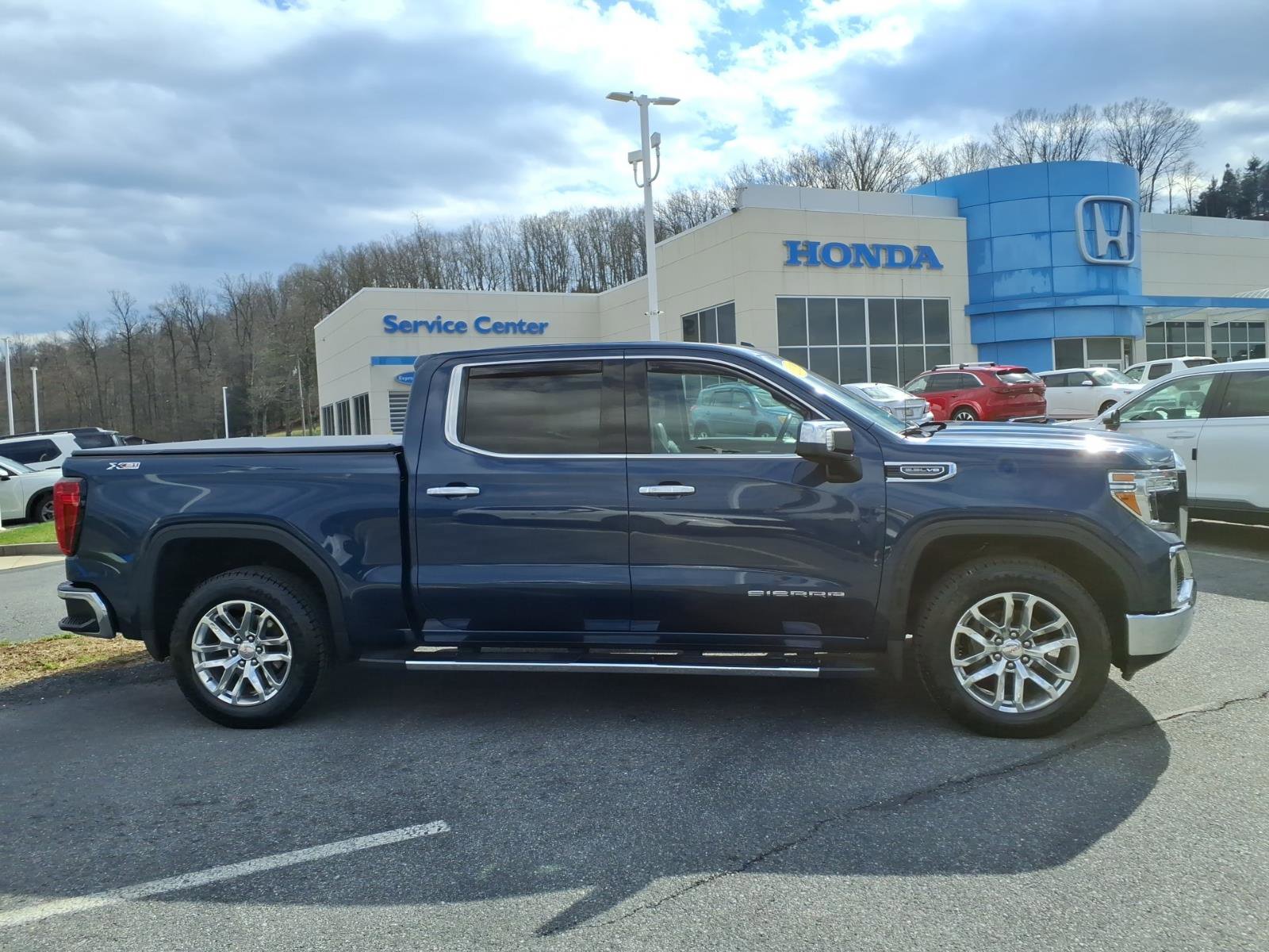 Used 2019 GMC Sierra 1500 SLT w/ SLT Premium Plus Package image 4