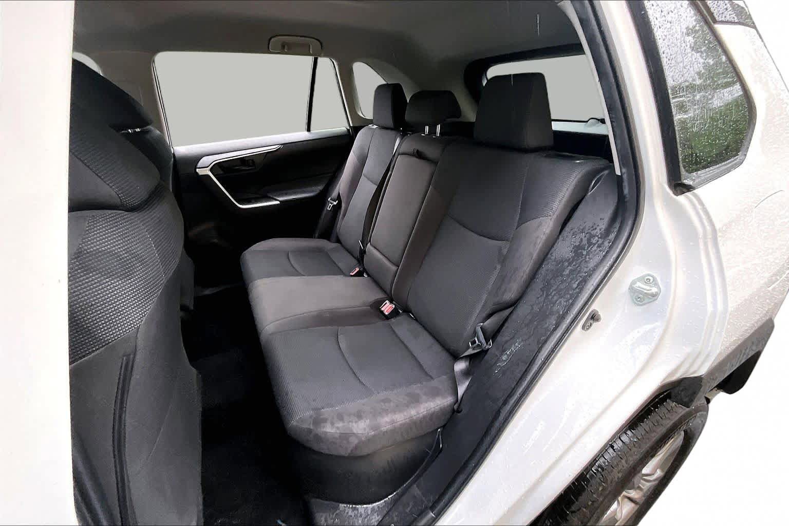Used 2024 Toyota RAV4 LE AWD/4WD image 20