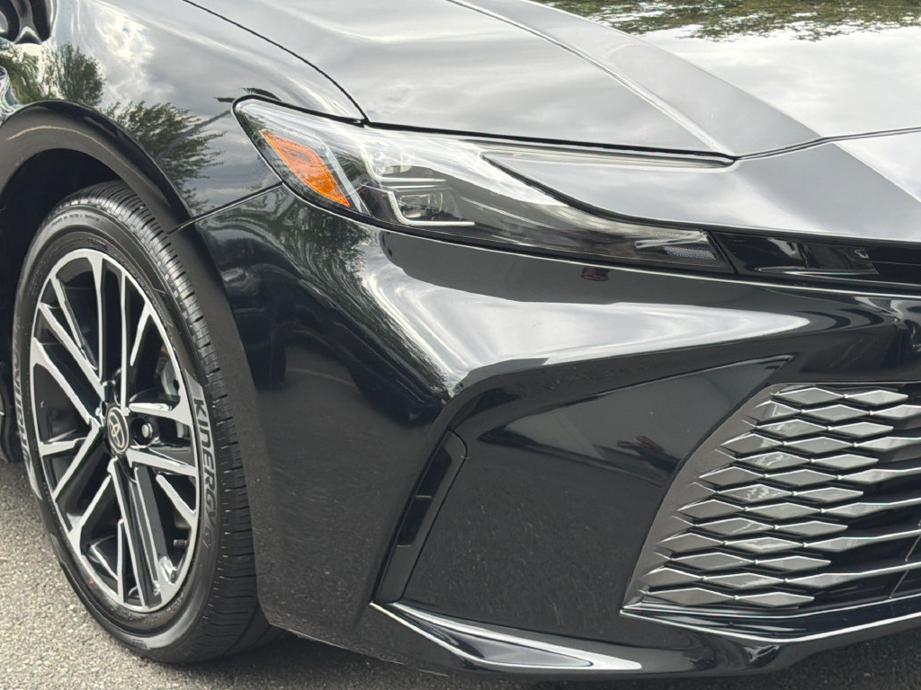 Used 2025 Toyota Camry XLE FWD image 8