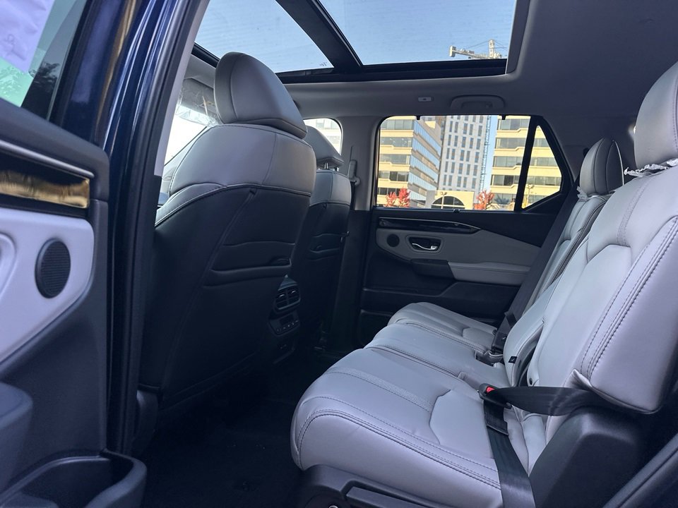 New 2025 Honda Pilot Touring image 17