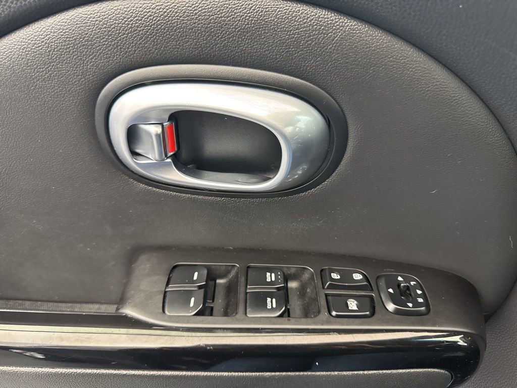 Used 2014 Kia Soul + w/ Primo Package image 27