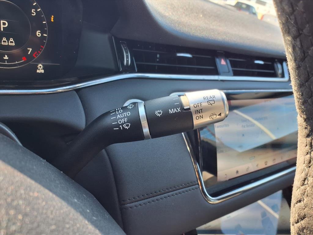 Used 2020 Land Rover Range Rover Evoque R-Dynamic SE image 19