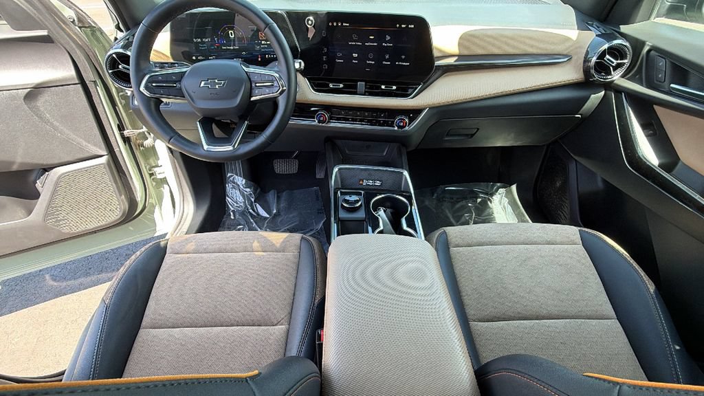 Used 2025 Chevrolet Equinox ACTIV AWD/4WD image 26