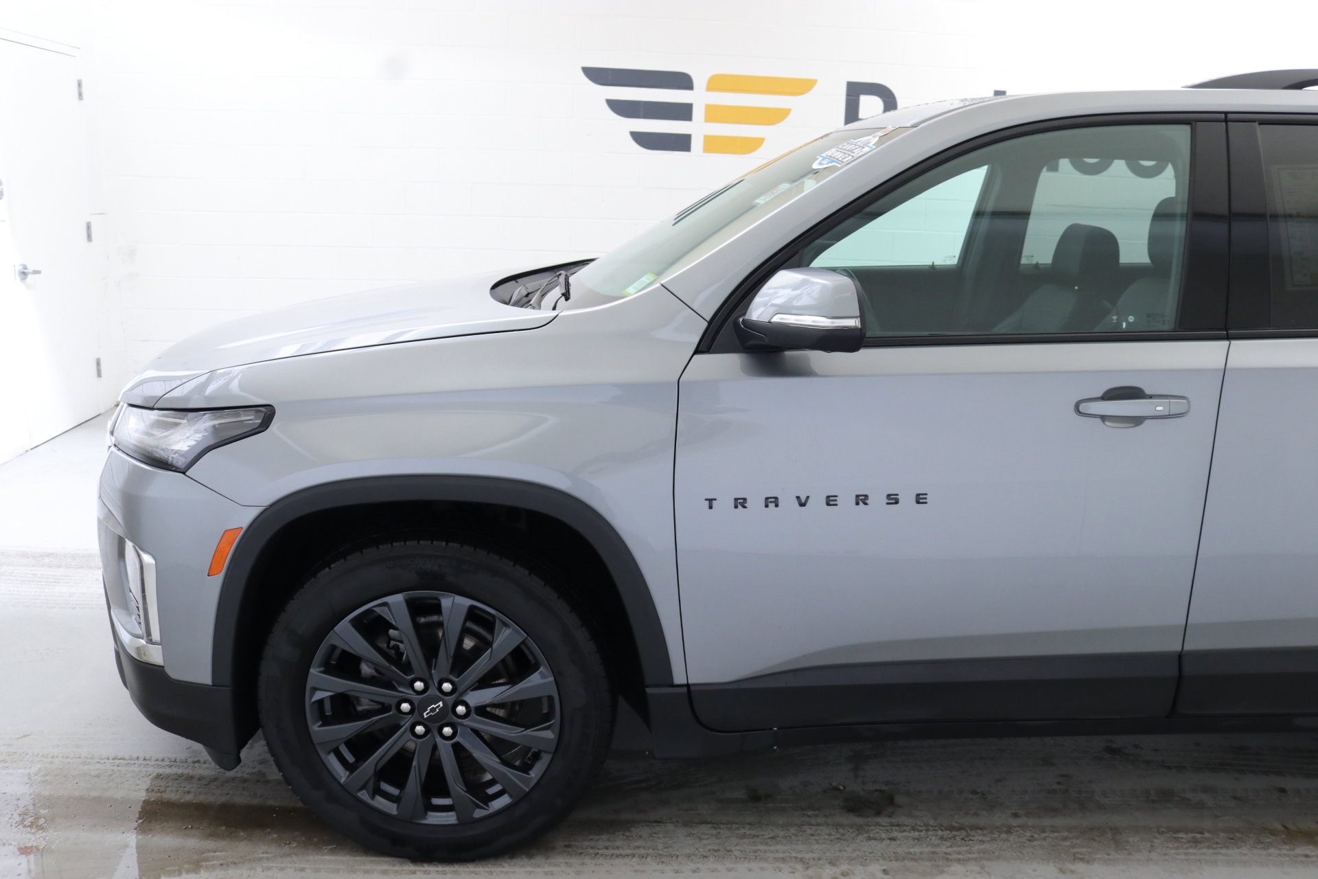 Used 2023 Chevrolet Traverse RS image 5