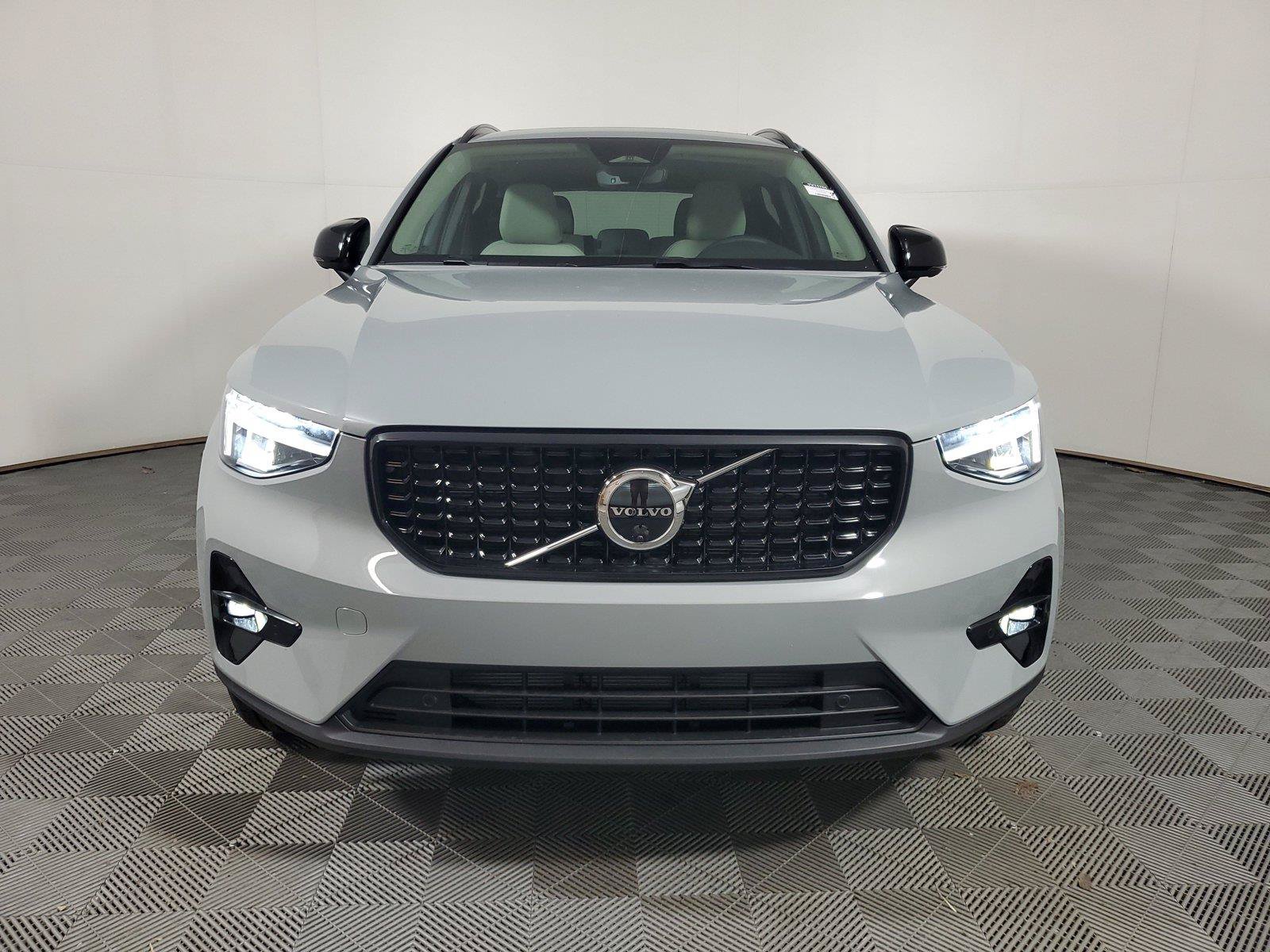 New 2026 Volvo XC40 B5 Plus w/ Protection Package Premier AWD/4WD image 2
