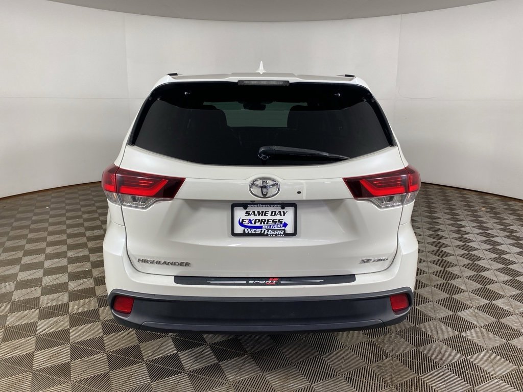 Used 2019 Toyota Highlander SE image 8