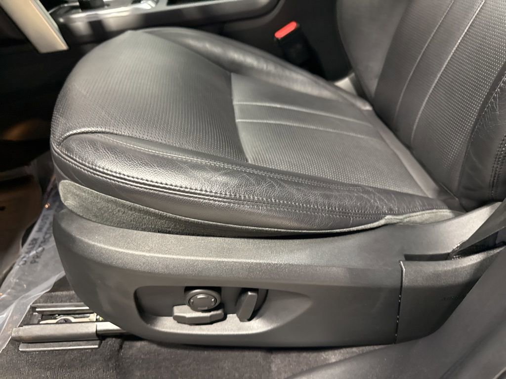 Used 2019 Land Rover Discovery Sport HSE AWD/4WD image 27