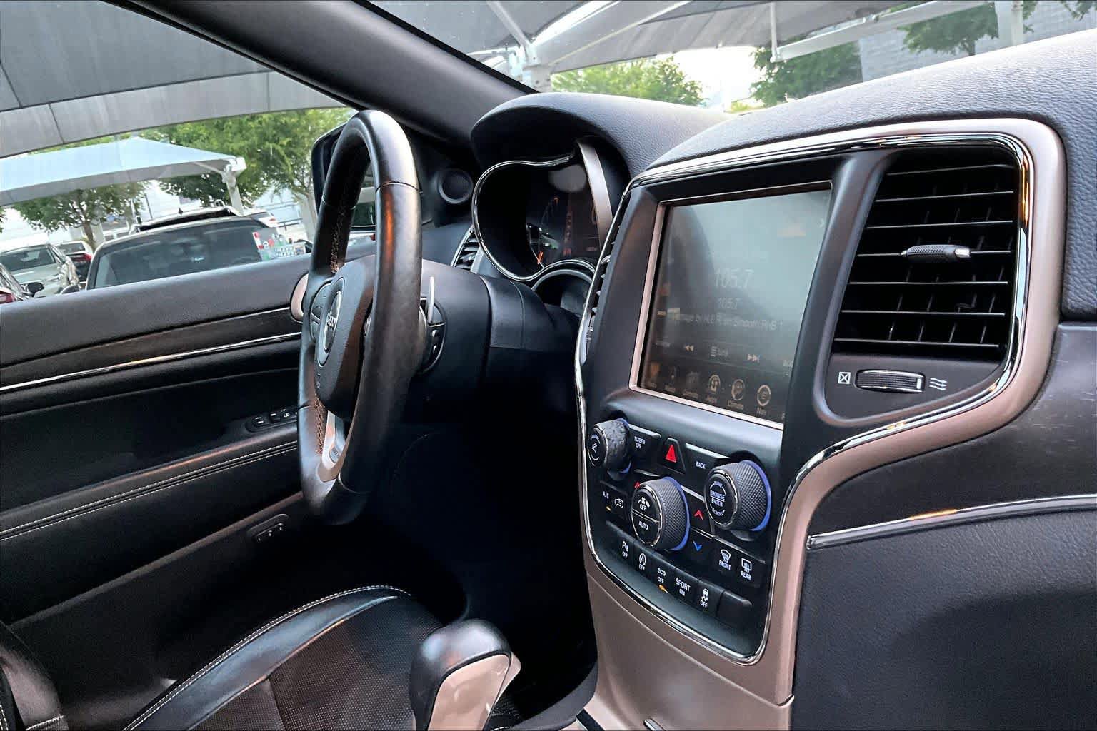Used 2017 Jeep Grand Cherokee Limited w/ Luxury Group II RWD image 19