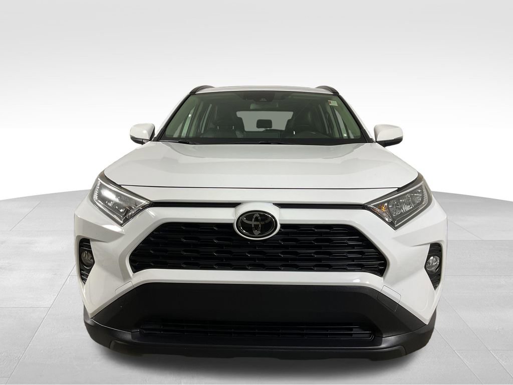 Used 2019 Toyota RAV4 XLE Premium w/ Cold Weather Package AWD/4WD image 3