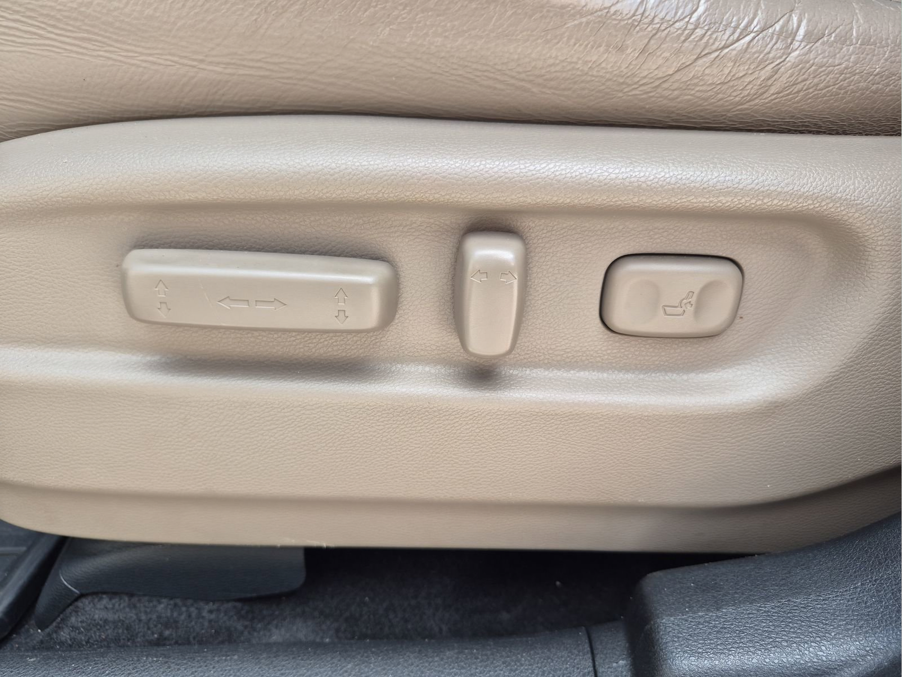 Used 2016 Honda Pilot Touring image 14