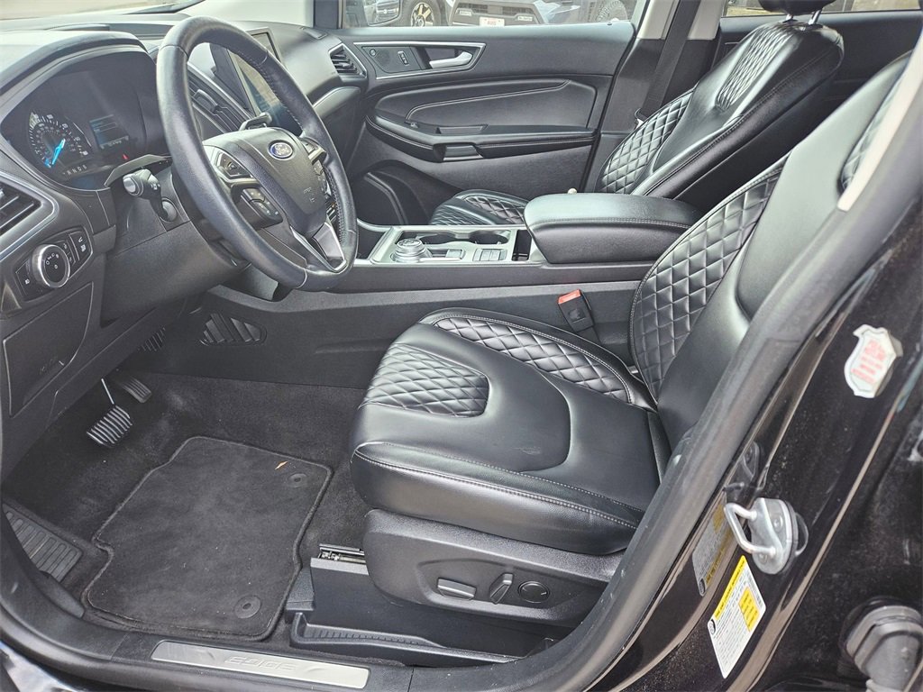 Used 2024 Ford Edge Titanium image 11