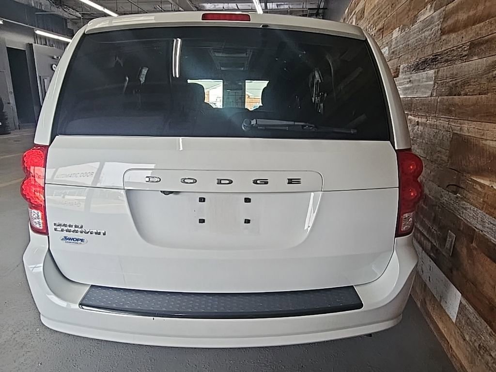Used 2018 Dodge Grand Caravan SXT w/ Driver Convenience Group image 5