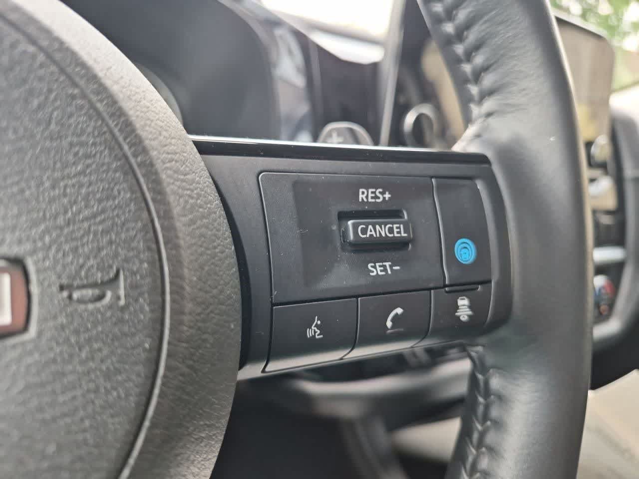 Used 2022 Nissan Pathfinder SL w/ SL Black Package AWD/4WD image 25