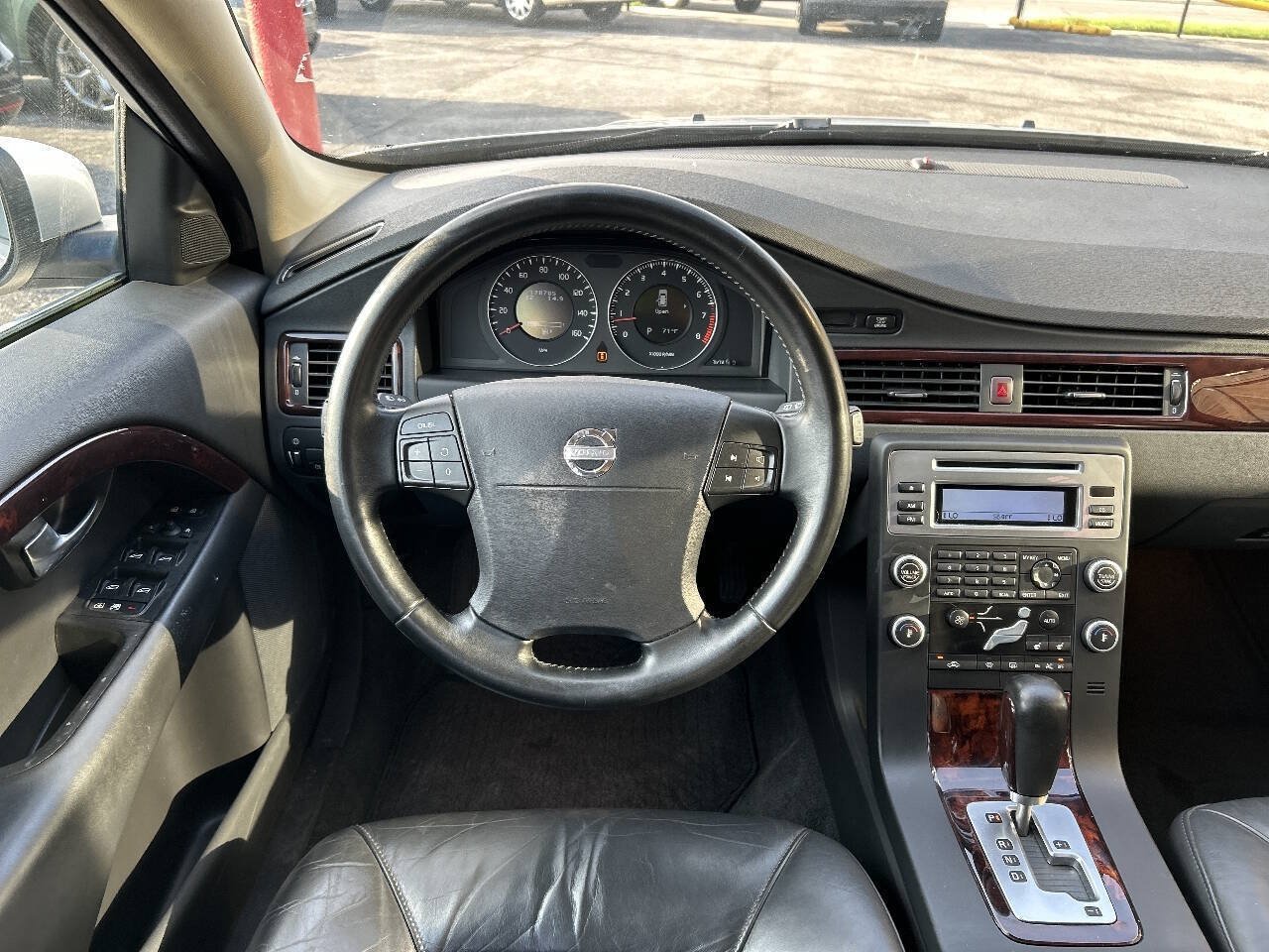 Used 2008 Volvo V70 FWD image 13