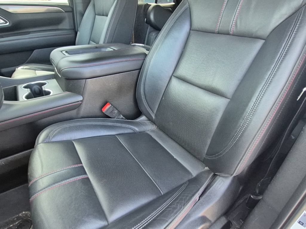 Used 2021 Chevrolet Tahoe RST w/ Luxury Package AWD/4WD image 12
