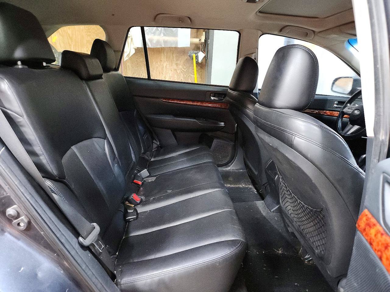 Used 2011 Subaru Outback 2.5i Limited AWD/4WD image 7