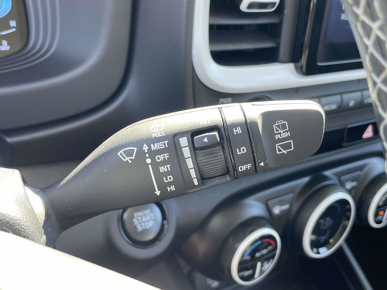 Certified 2025 Hyundai Venue Limited image 19