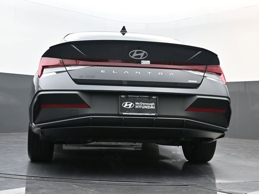 Certified 2025 Hyundai Elantra SEL image 24
