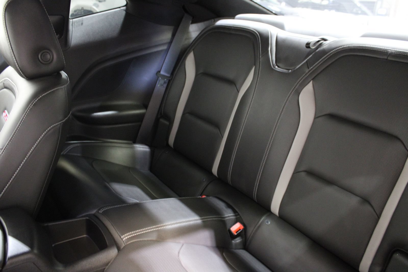 Used 2019 Chevrolet Camaro SS w/ LPO, Ground Effects Package RWD image 23