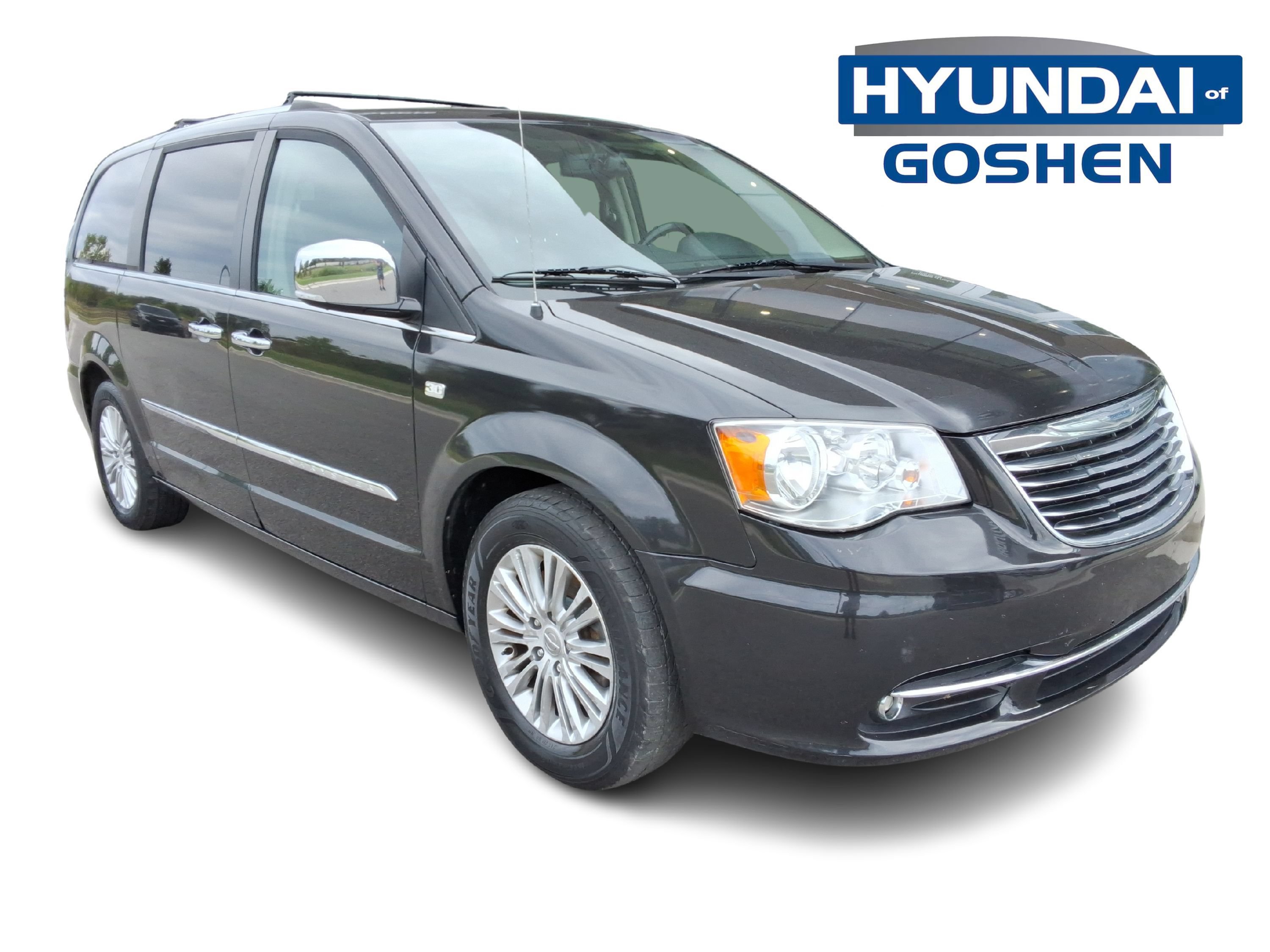 Used 2014 Chrysler Town & Country Touring-L FWD image 3
