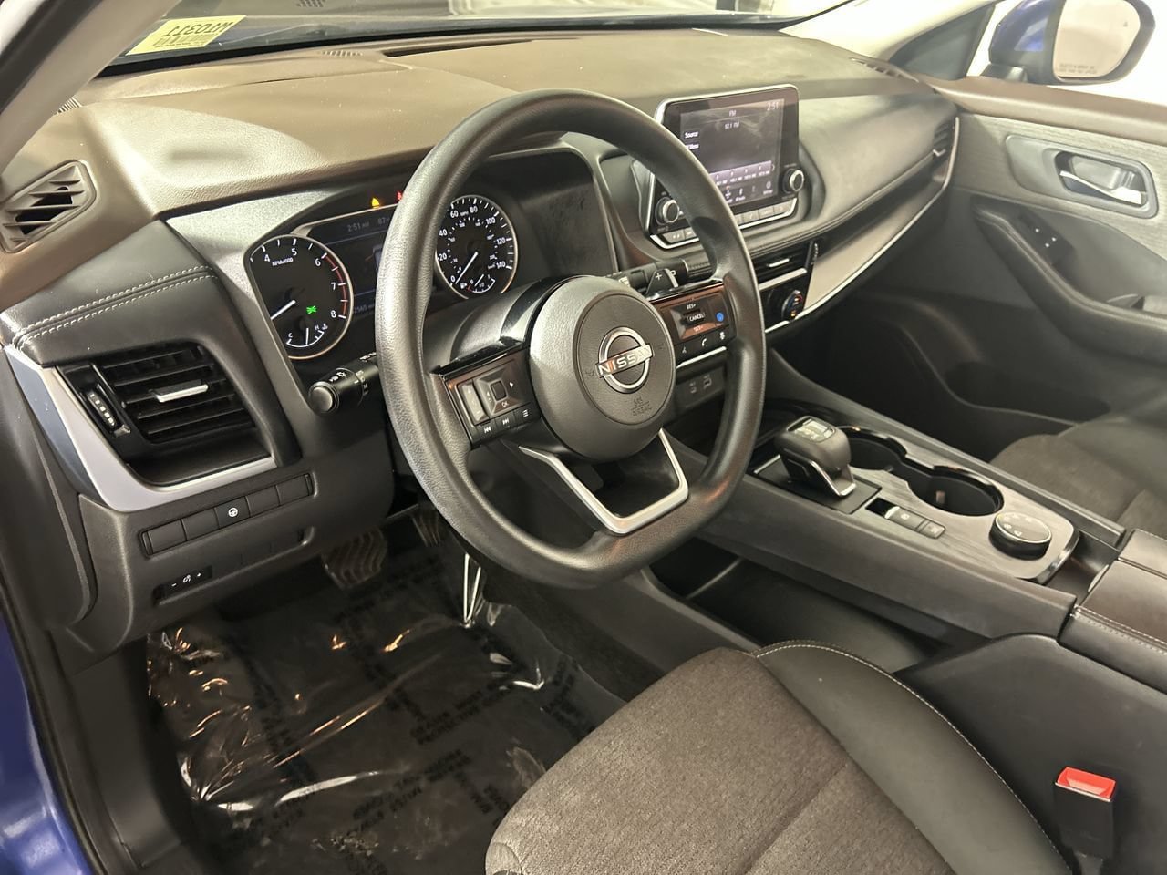 Used 2022 Nissan Rogue SV AWD/4WD image 12