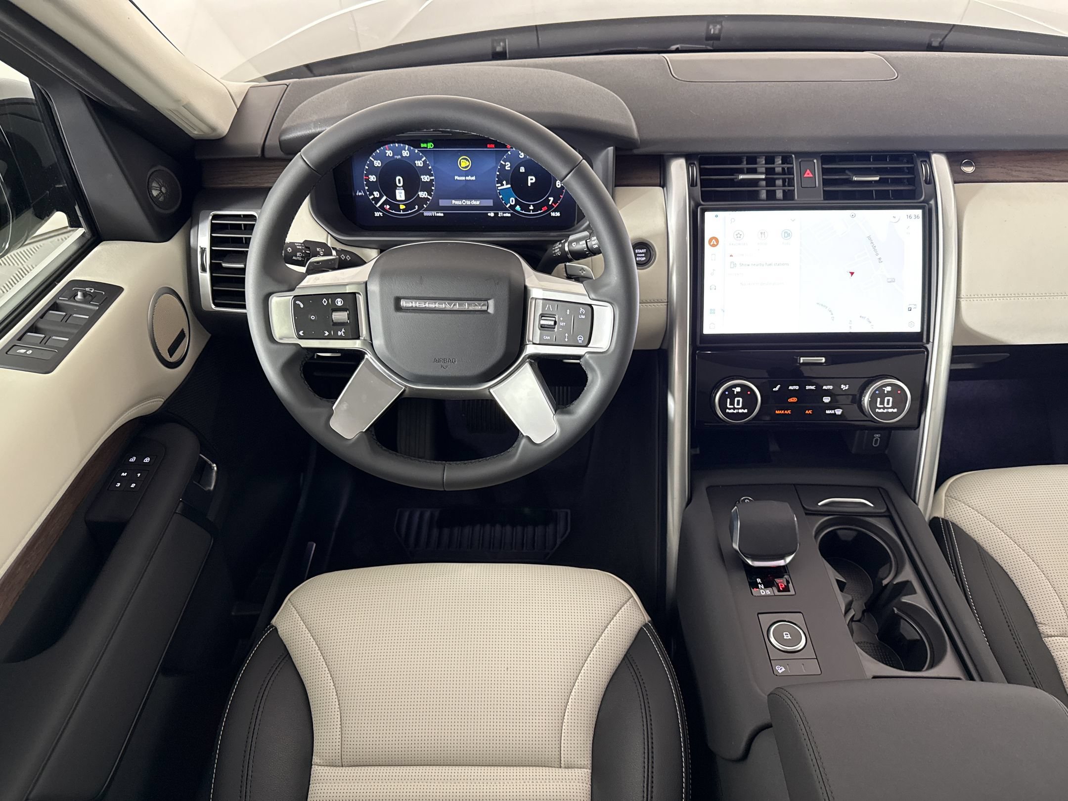 New 2026 Land Rover Discovery S AWD/4WD image 28
