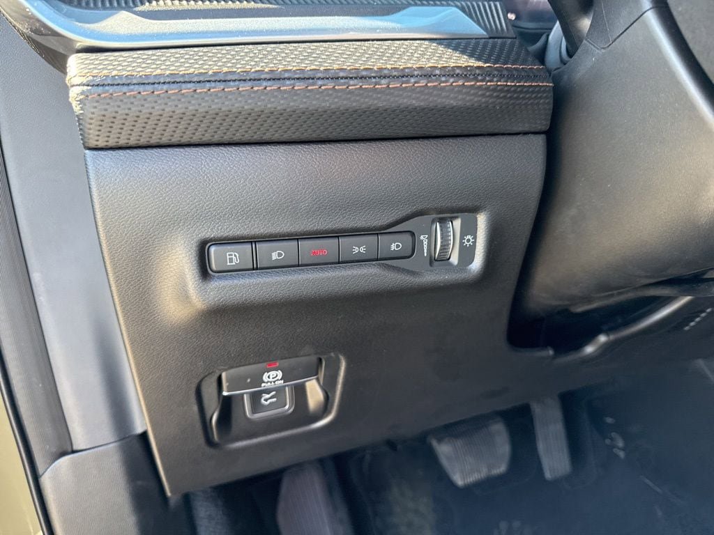 New 2026 Jeep Cherokee Overland image 16