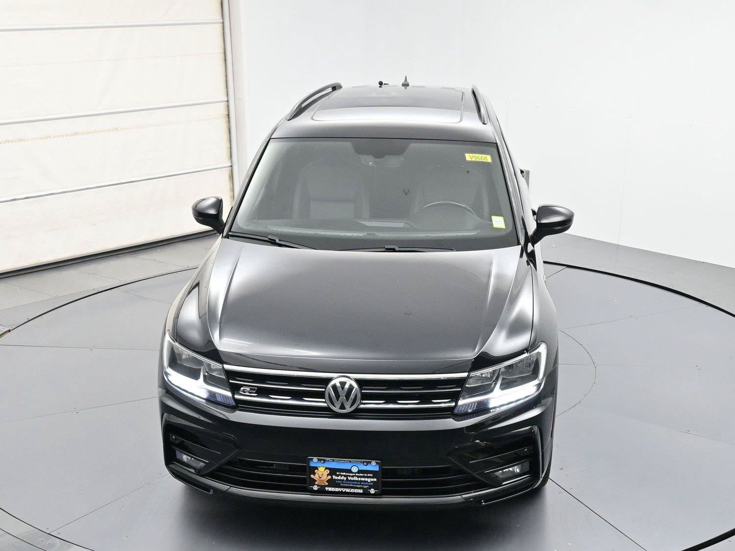 Used 2020 Volkswagen Tiguan SE R-Line AWD/4WD image 35