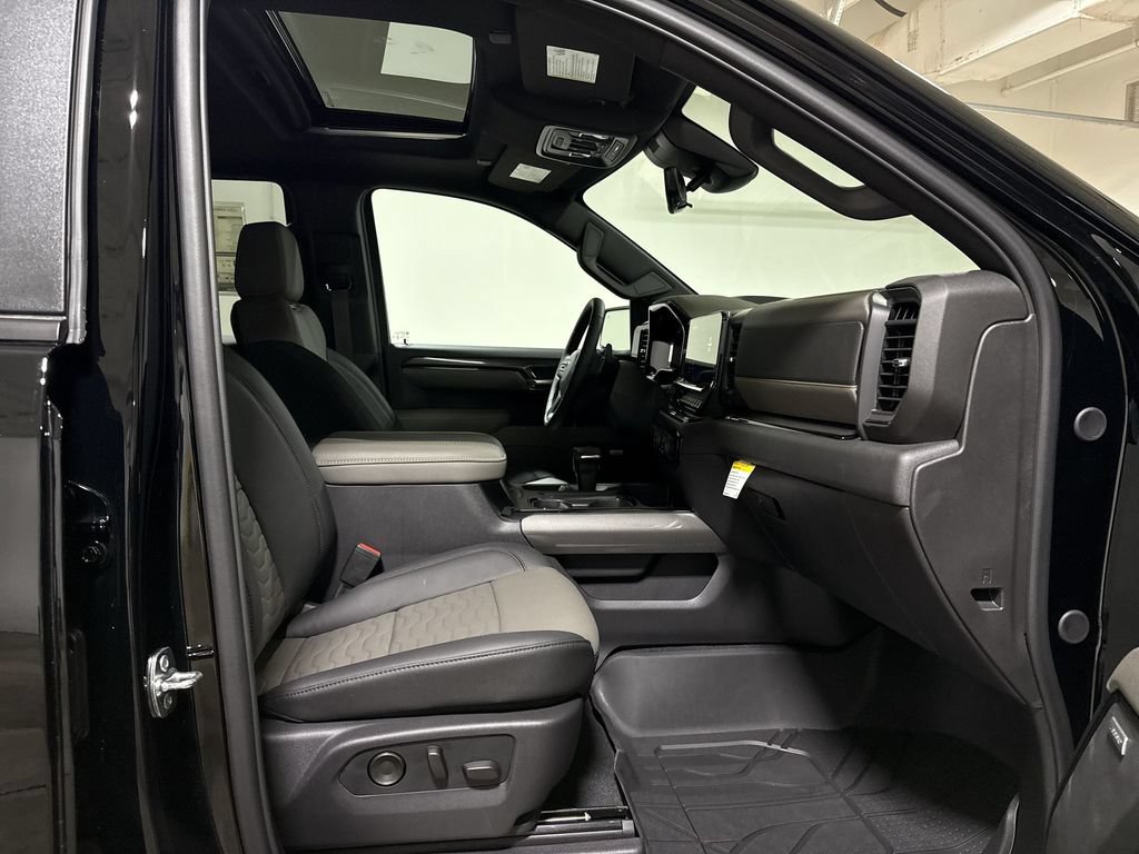 New 2026 Chevrolet Silverado 1500 ZR2 w/ Dark Appearance Package AWD/4WD image 23