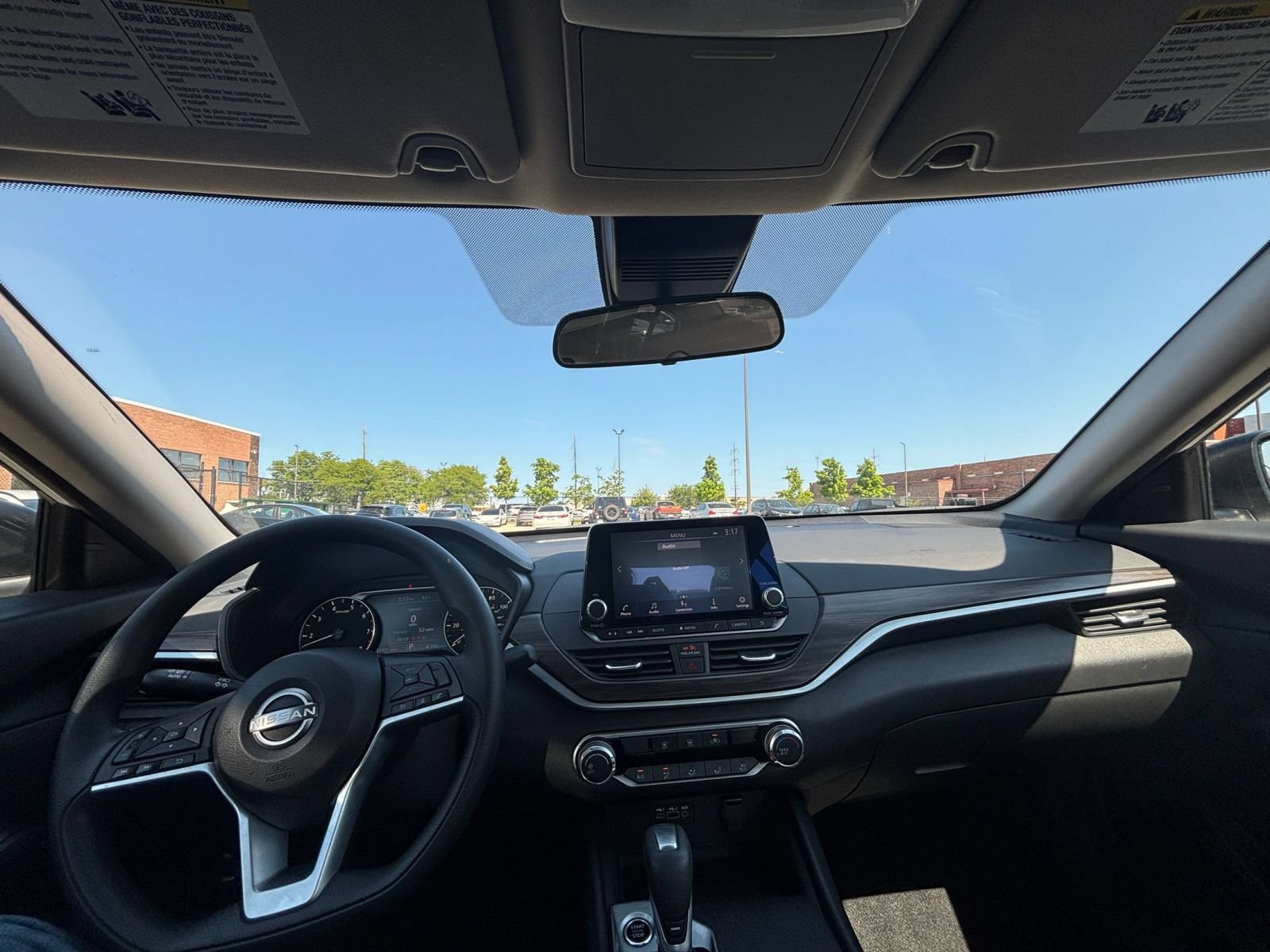 Used 2025 Nissan Altima 2.5 SV FWD image 28