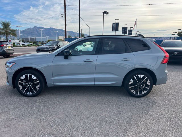 Used 2026 Volvo XC60 B5 Plus AWD/4WD image 6
