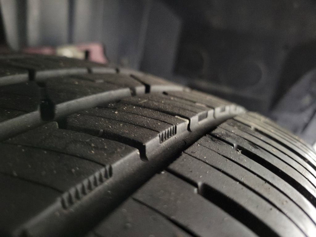 Used 2019 Ford Explorer XLT w/ Equipment Group 202A image 12