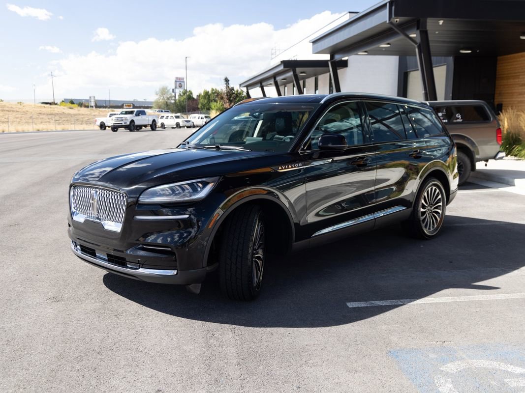 Used 2024 Lincoln Aviator Reserve image 3