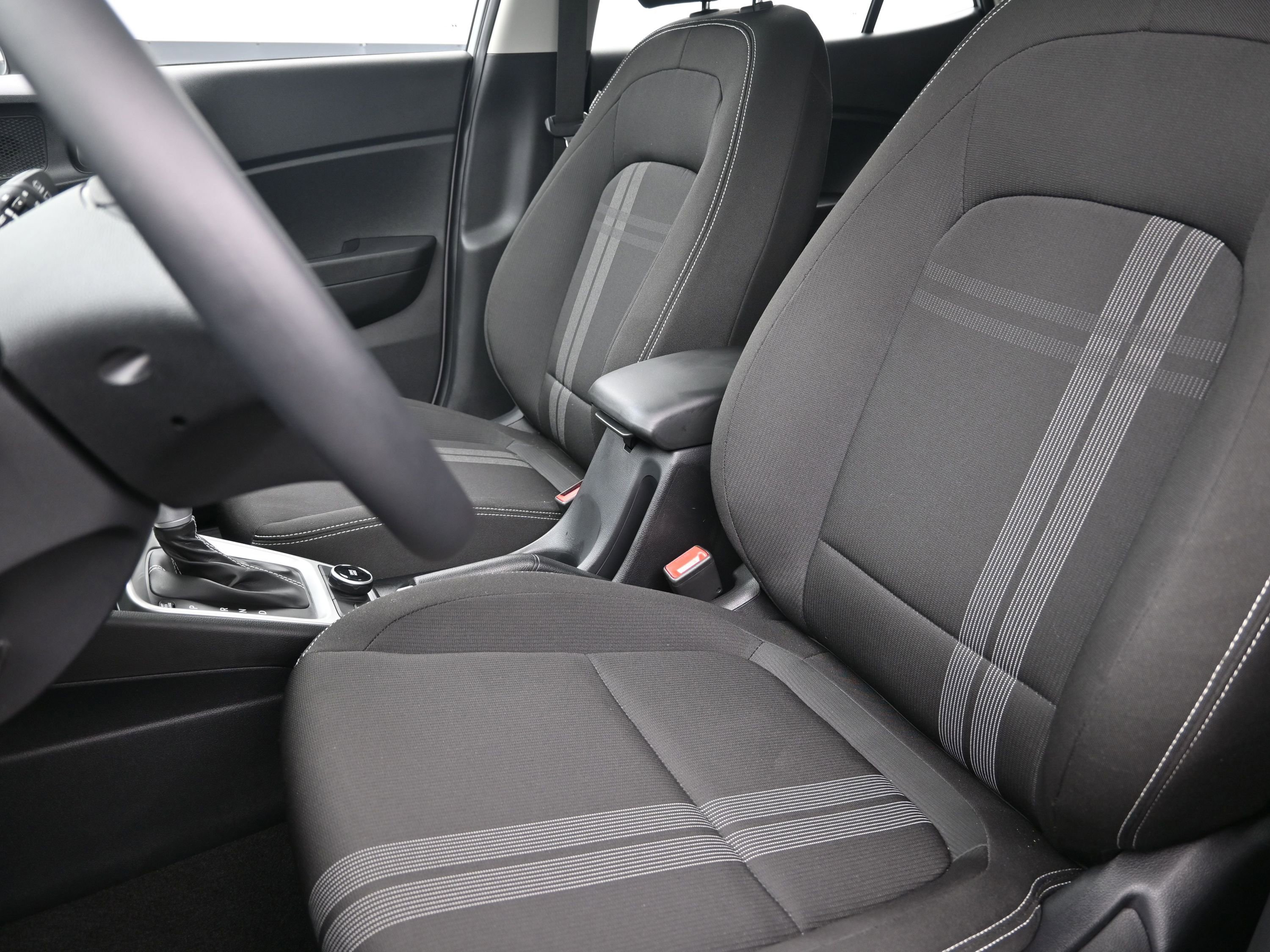 Used 2024 Hyundai Venue SEL image 11