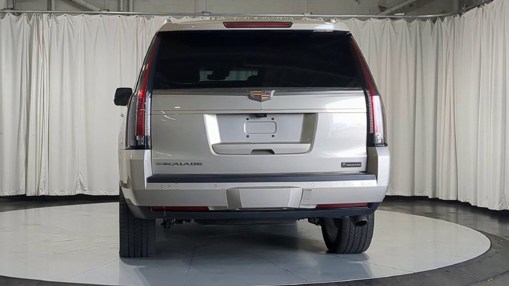 Used 2017 Cadillac Escalade Platinum AWD/4WD image 9