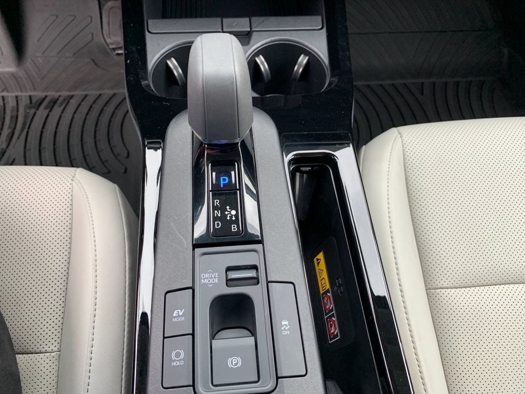 Used 2025 Toyota Prius Limited FWD image 26