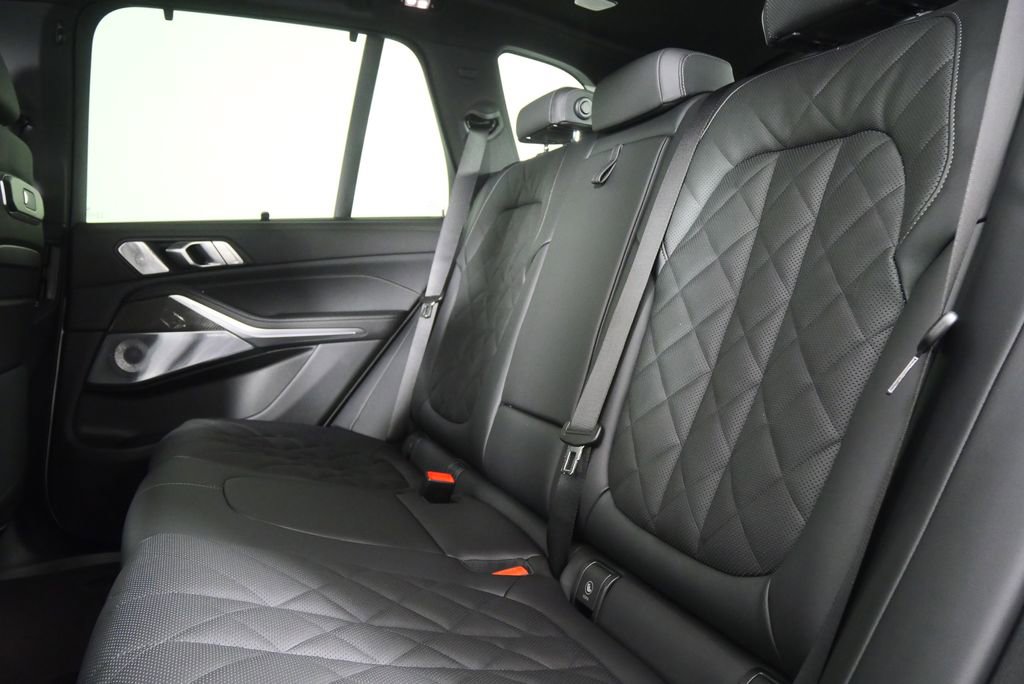 Used 2026 BMW X5 M60i image 17