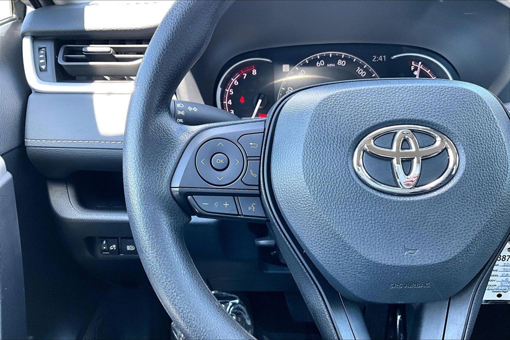 Used 2024 Toyota RAV4 LE AWD/4WD image 24