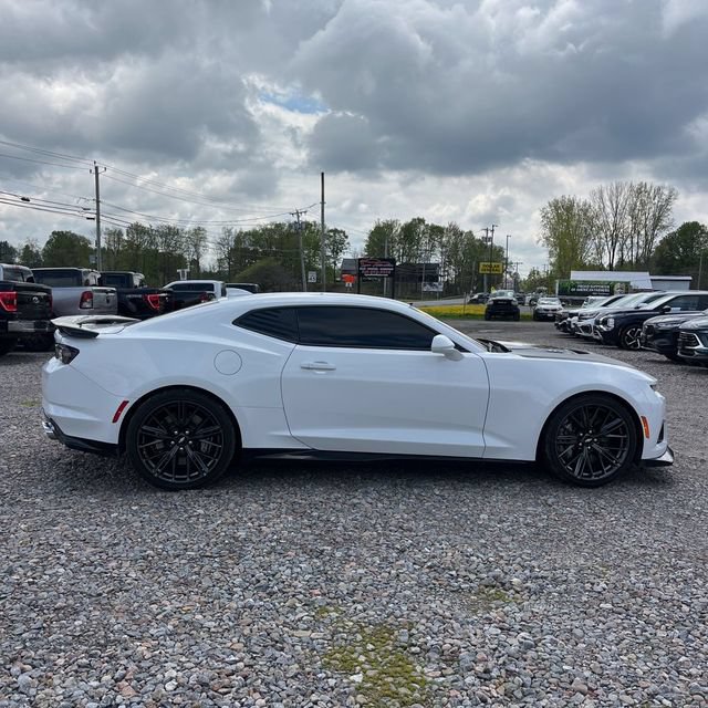 Used 2019 Chevrolet Camaro ZL1 RWD image 8