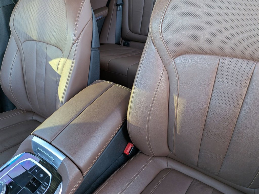 Used 2025 BMW X5 xDrive50e image 16