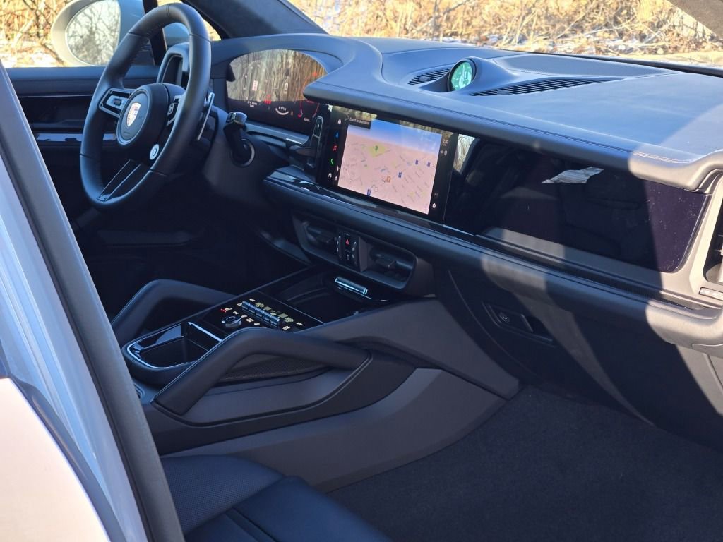 New 2026 Porsche Cayenne GTS image 37